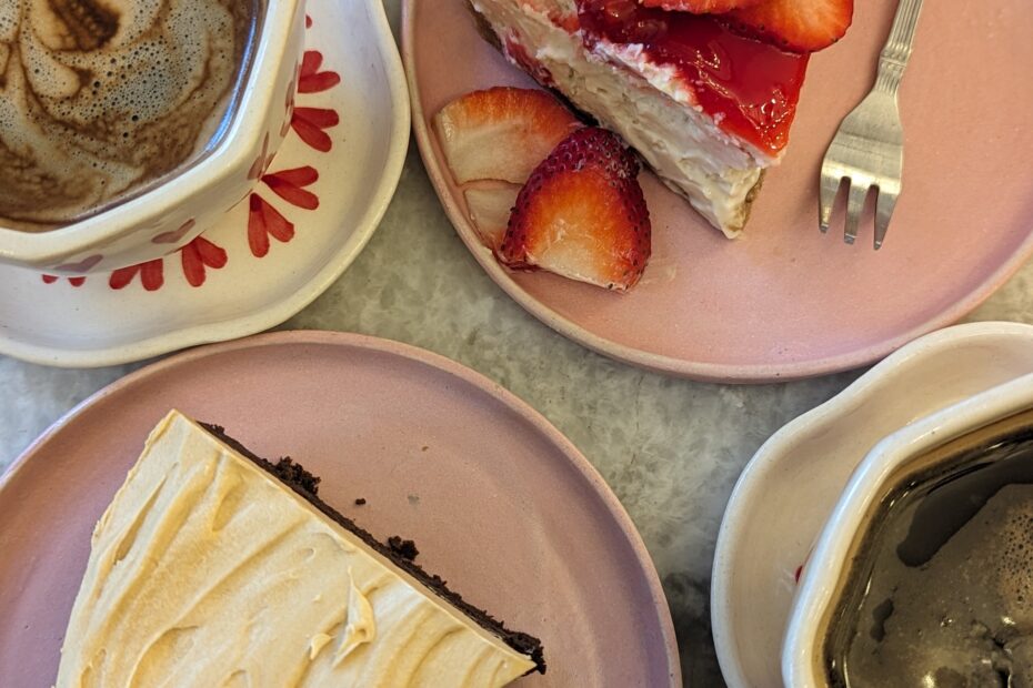 Festive Indulgence: Delight in Christmas Cakes with Oreo, Strawberry, and Belgian Chocolate Layers