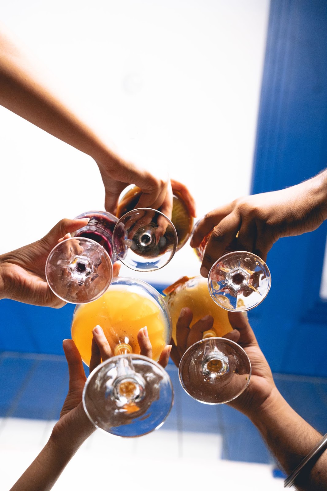 Holi 2025: Top Dine-In Spots Across India for Festive Flavors