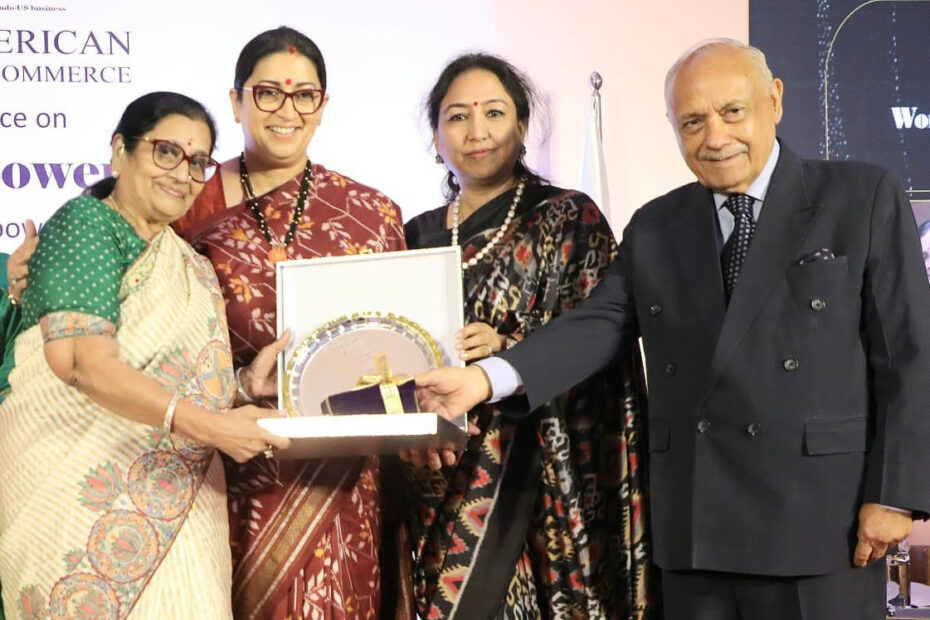 Asha Gautam Honored with Craft Revivalist and Textile Conservationist Award by IACC